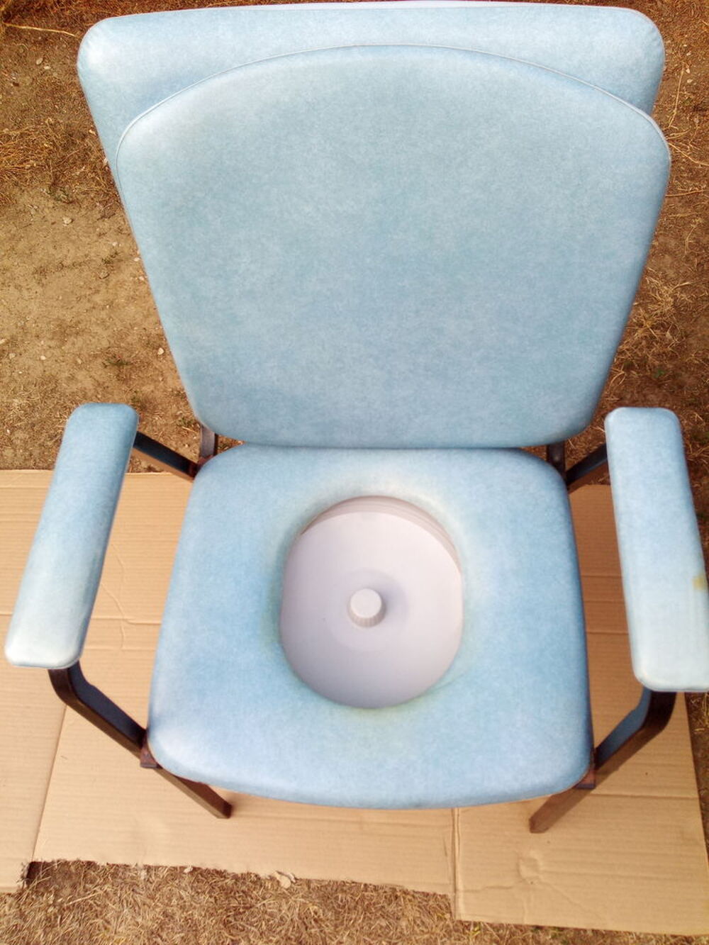 Chaise garde-robe/de toilette. Bricolage