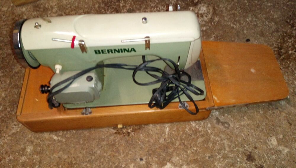 bloc lampe machine a coudre Bernina Electroménager