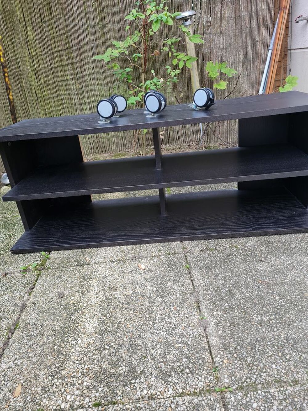 Meuble TV Ikea en bois - brun fonc&eacute;/noir - roulettes dispo Meubles