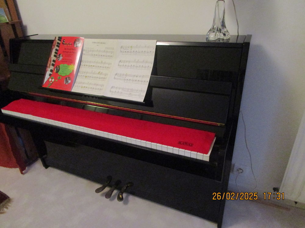 Piano droit acoustique noir laqu&eacute; Kawai CX5 Instruments de musique