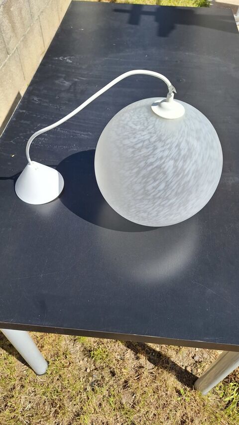 lustre globe suspendu  10 La Ricamarie (42)