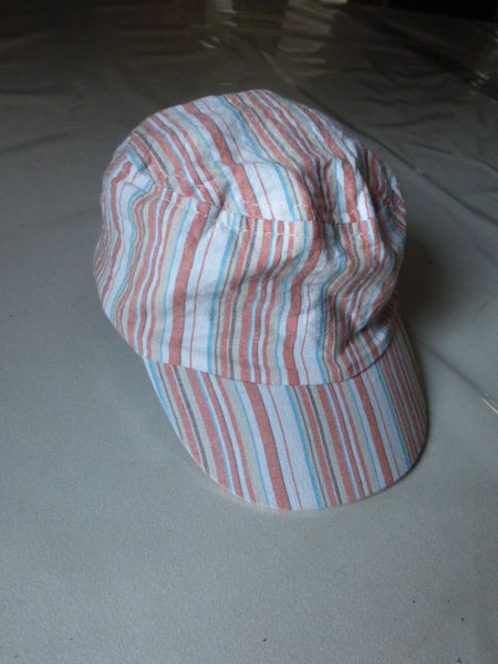 CASQUETTE PETIT ENFANT &agrave; rayures Vêtements enfants