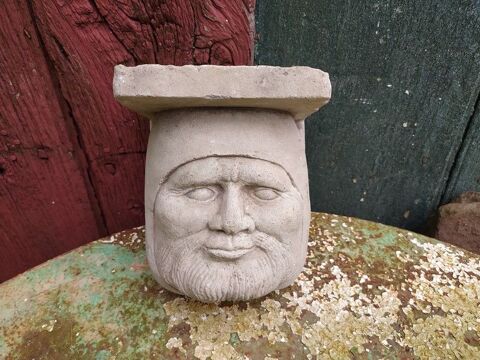 Sculpture Corbeau T�te Homme M�di�val Moyen �ge 
69 Loches (37)