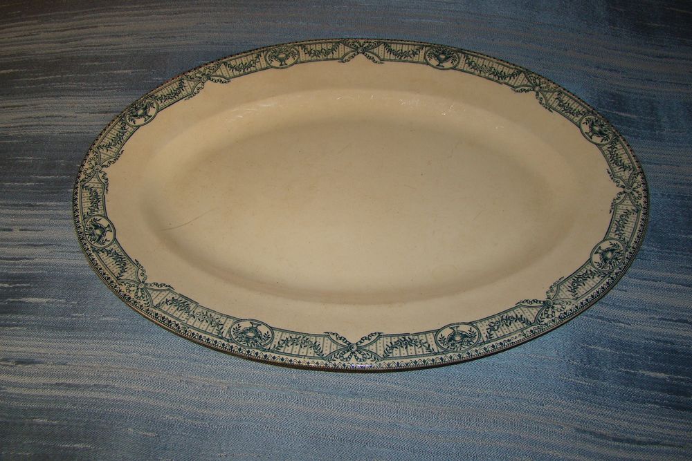 Plat de service ovale Terre de Fer Salins ann&eacute;es 1900 Décoration