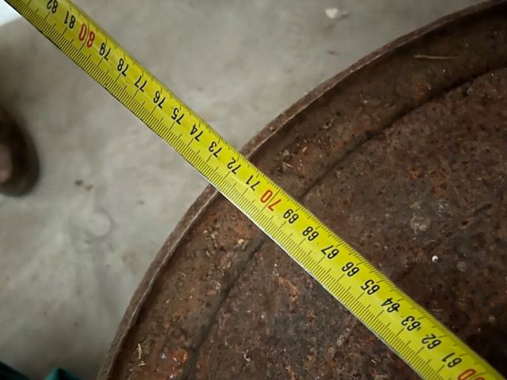 Grande "po&euml;llone" en fonte pour la cuisine du Cochon 