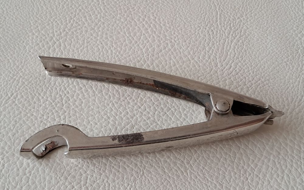 ouvre bouteille d&eacute;capsuleur &agrave; pincer vintage foley 