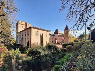  Maison  vendre 8 pices 220 m