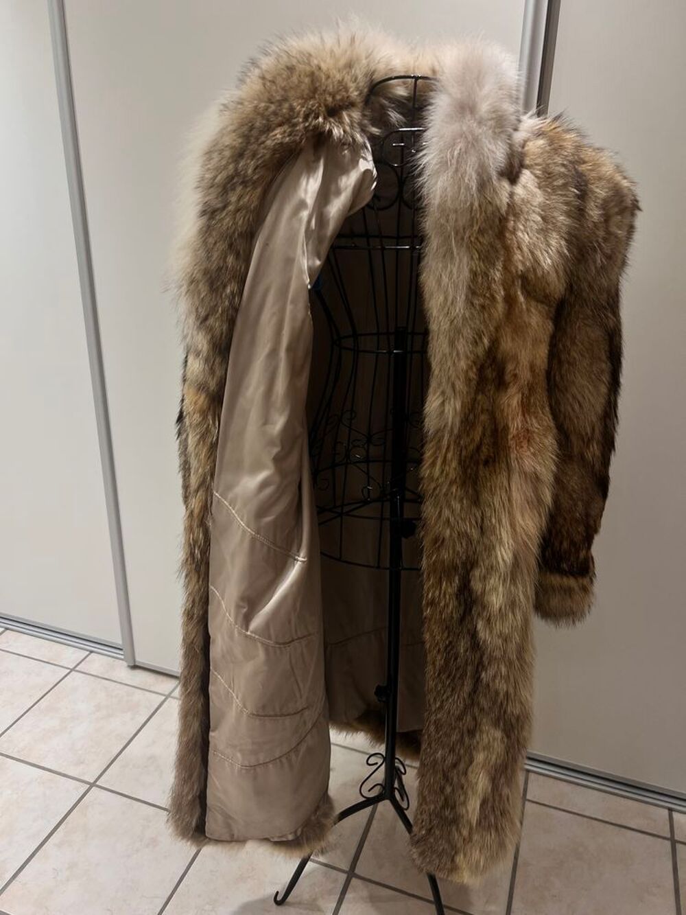 Manteau Loup v&eacute;ritable Vtements