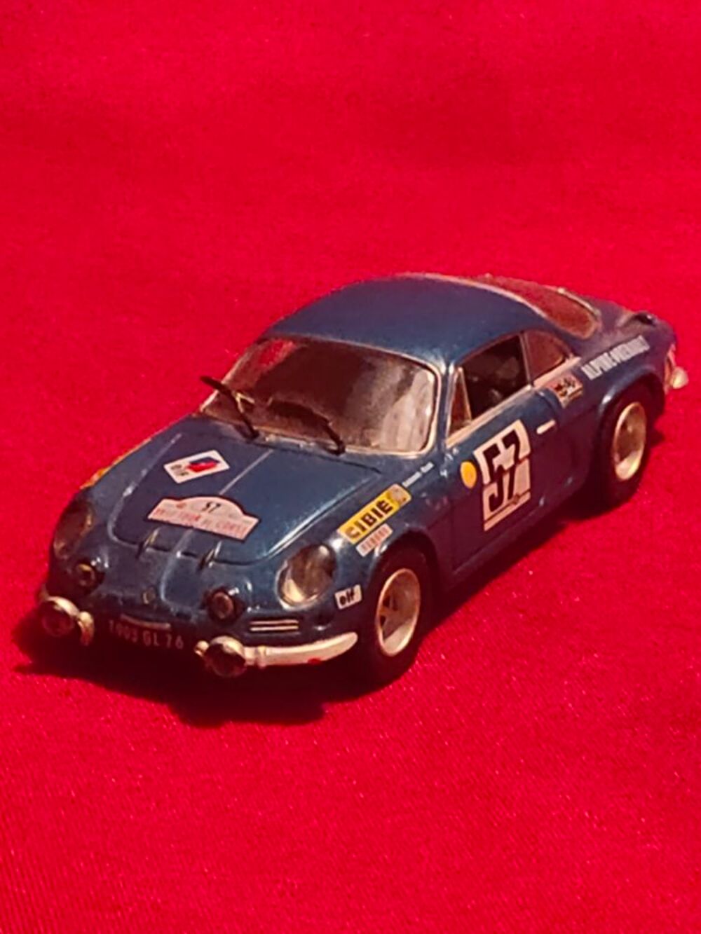 Voiture miniature alpine renault 