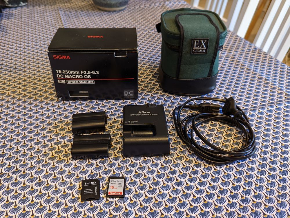 Nikon D800 tbe + Sigma 18-250 + flash SB-600 + accessoires Photos/Video/TV