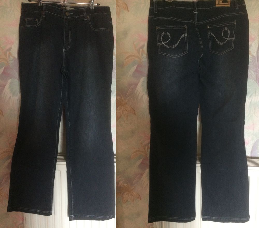 lot de 2 jeans taille 46 de marque BWD Vêtements