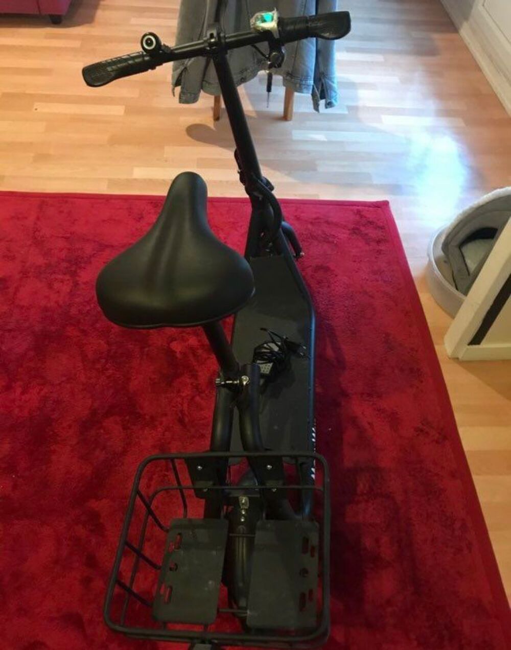 Trottinette &eacute;lectrique neuf Vélos