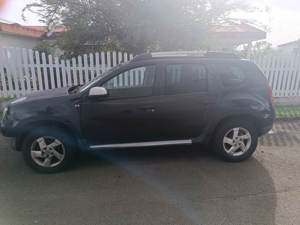 Duster 1.5 dCi 110 4x4 Laur&eacute;ate 2011 occasion 97234 Fort-de-France