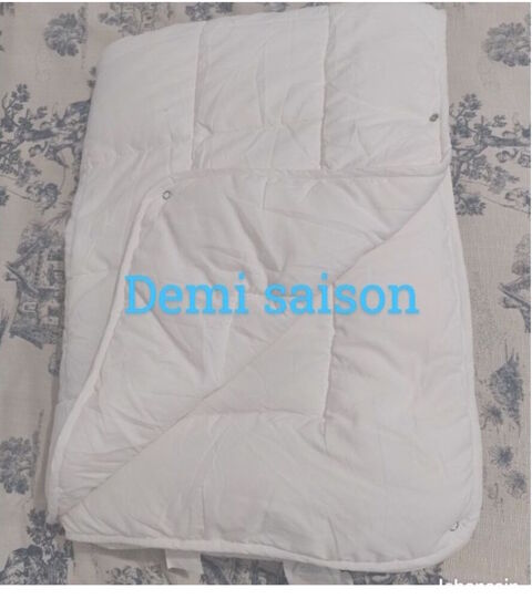 COUETTE 1 PERSONNE ET 2 OREILLERS Avon (77)