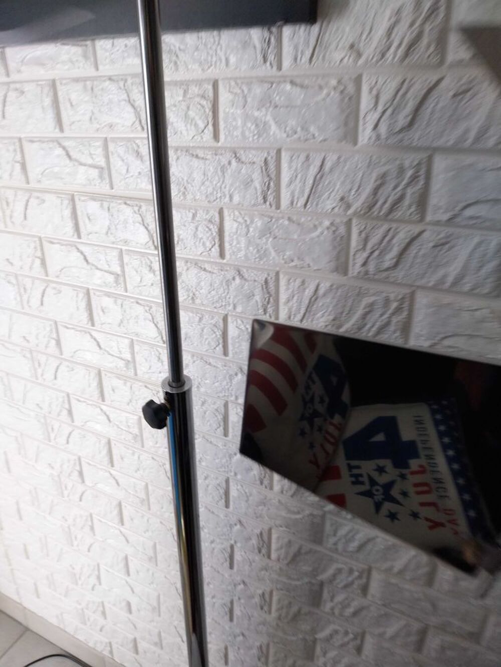 lampe pour &eacute;clairer votre dessus de table assez grande pied en marbre Meubles