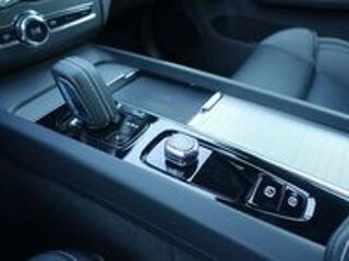 XC60 T6 Recharge AWD 253 ch + 145 ch Geartronic 8 R-Design 2022 occasion 69007 Lyon