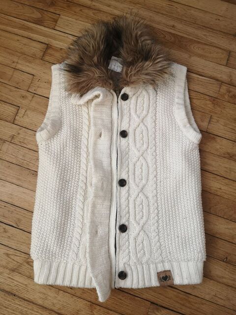 AN (40) - 13/14 ans - Gilet blanc  C & A  3 Paris 13 (75)
