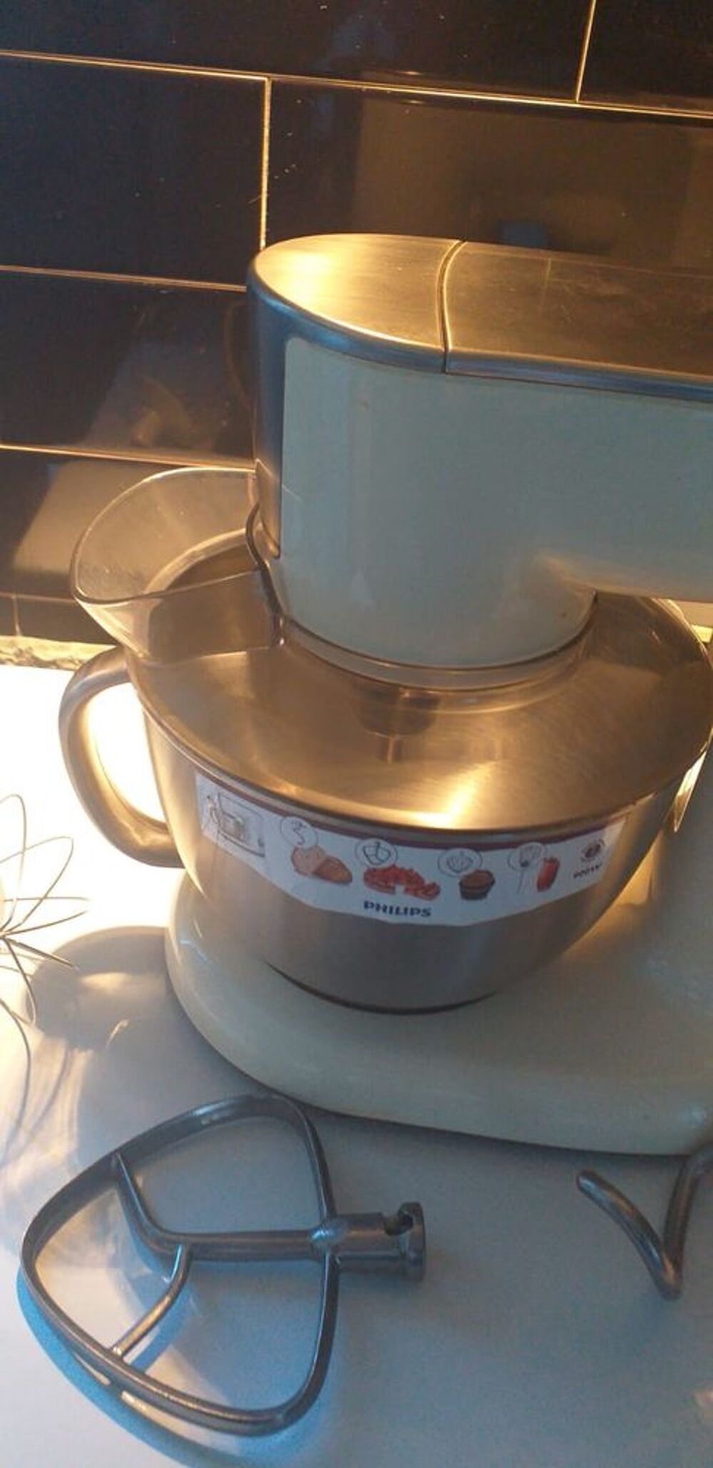 Robot de cuisine multifonction avec accessoires Electroménager