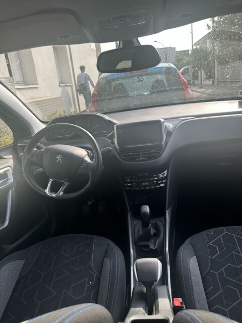 Peugeot 2008 PureTech 82ch BVM5 Style