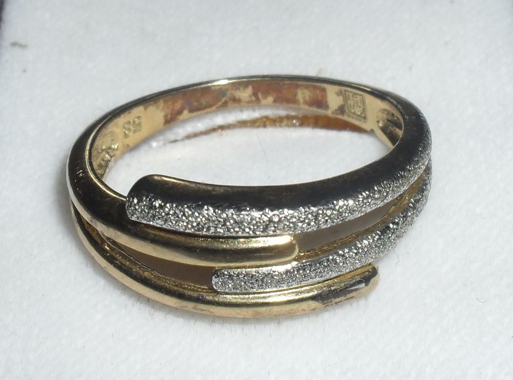 Superbe Bague Vintage Bijoux et montres