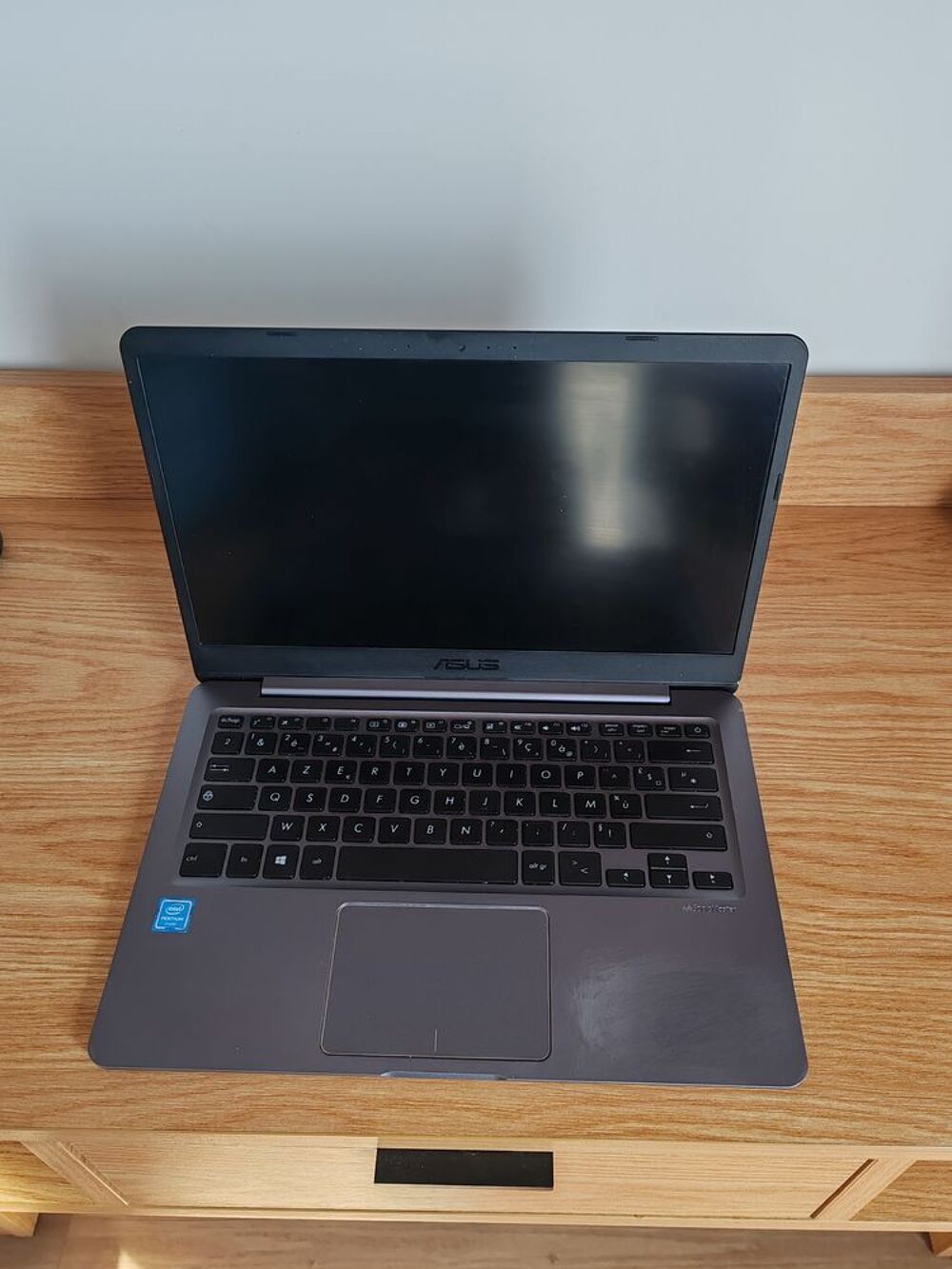 Ordinateur Asus Notebook
Model : E406 S Matériel informatique