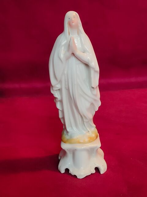 Ancienne vierge en biscuit hauteur 17 cm 18 Avermes (03)