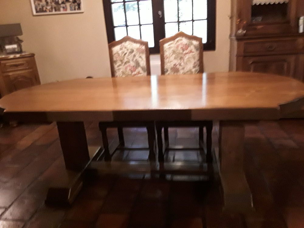 table salle a manger chene massif comme neuve Meubles