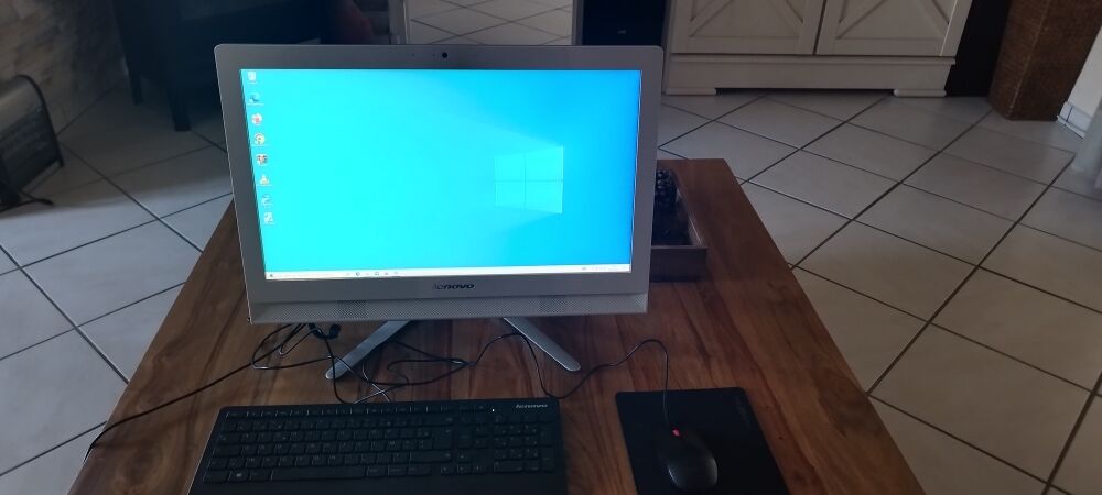Pc Lenovo all in one 21 pouces ( non tactile) Matériel informatique