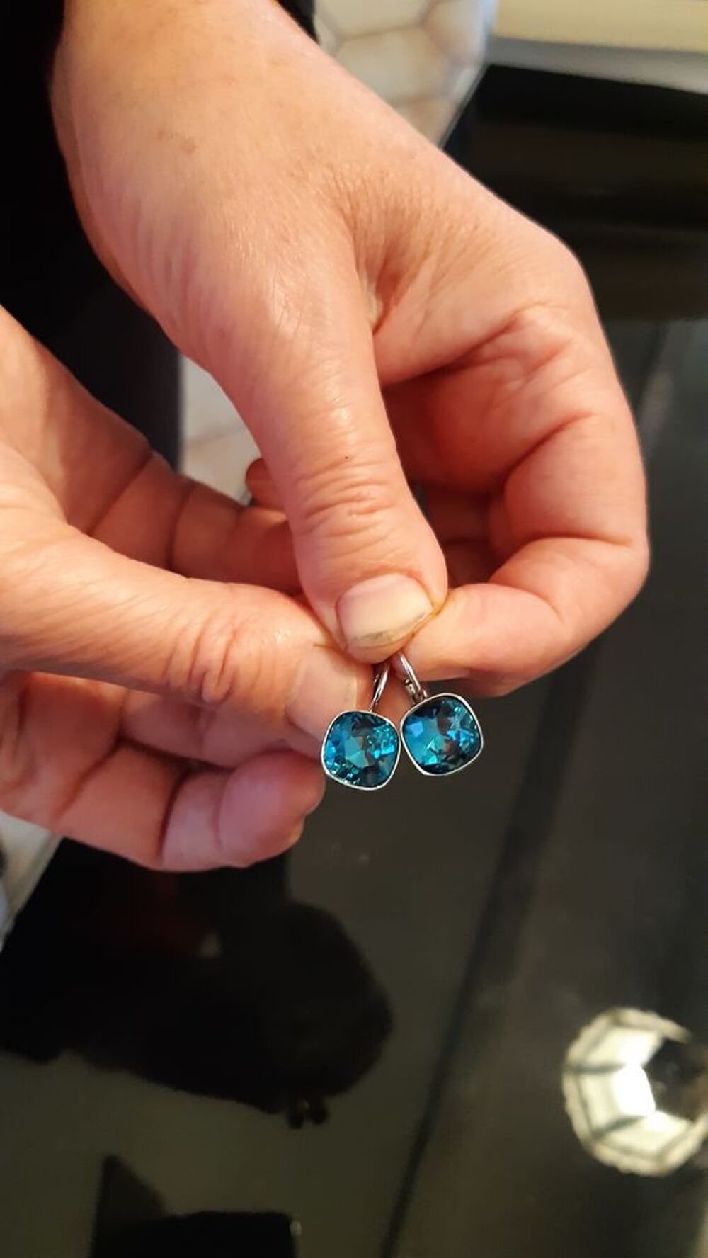 Boucles d'oreilles couleur bleue Bijoux et montres