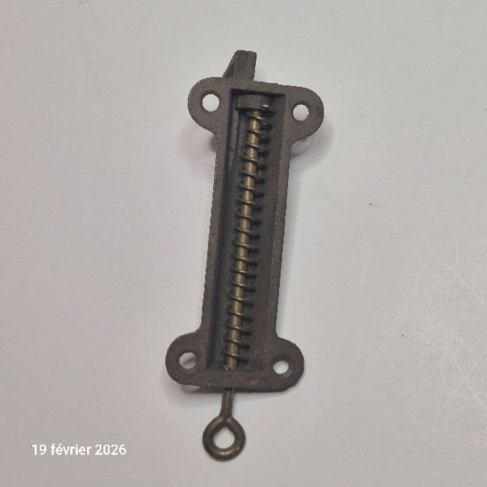 Ancien loqueteau de persienne, volet, porte, en fonte et &agrave; c Bricolage