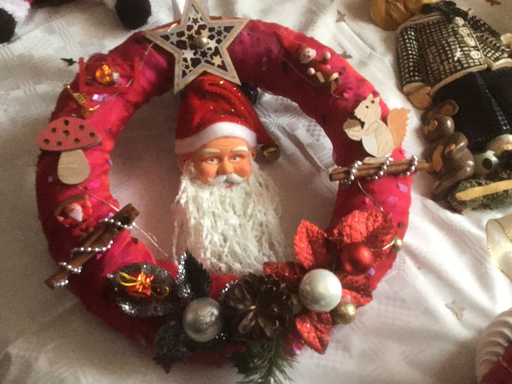 Arrangements de No&euml;l fait maison un grand choix et couronne Décoration