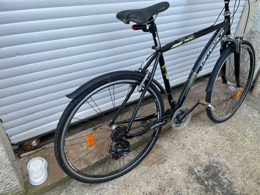 V&eacute;lo de ville noir avec suspension avant Vélos
