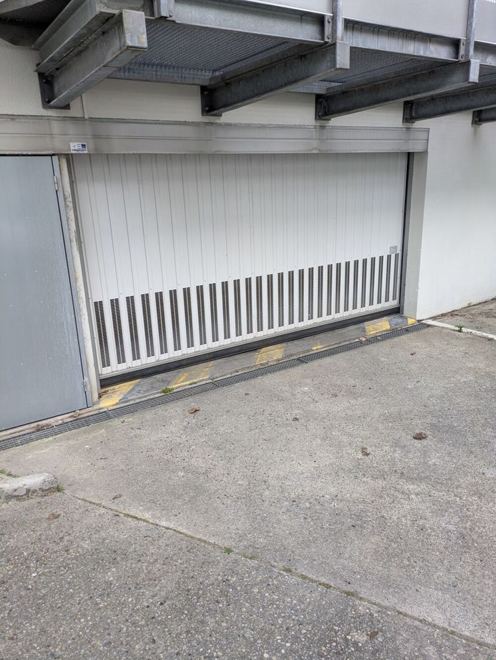 Vente Parking/Garage Parking entre Bergonié et Nansouty Bordeaux