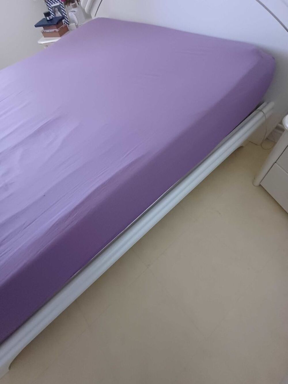 lit +sommier +2 chevets Meubles