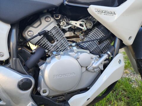 Moto HONDA 2010 occasion Poulx 30320