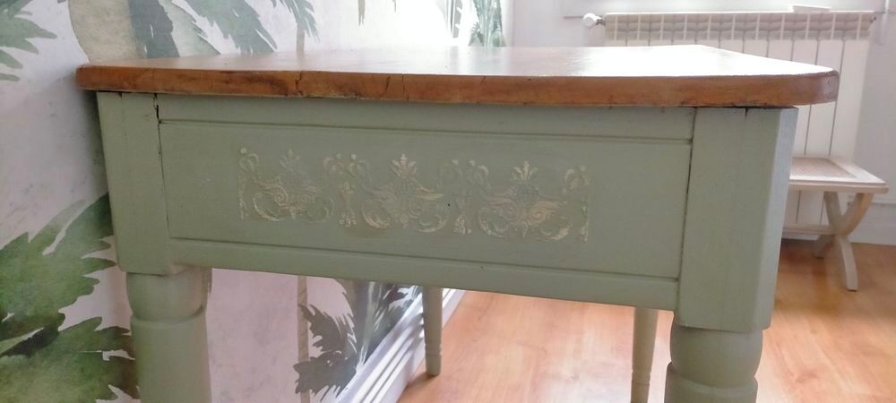 Bureau relook&eacute; Meubles
