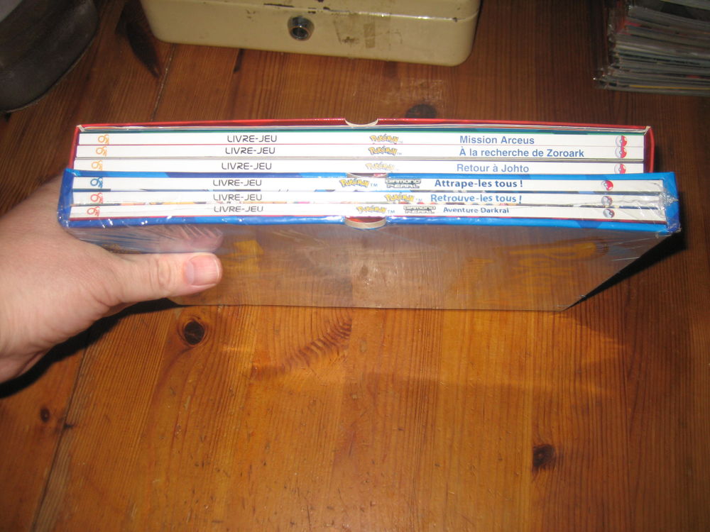 lot 2 coffrets POKEMON aventures POKEMON MISSIONS SPECIALES neuf Livres et BD