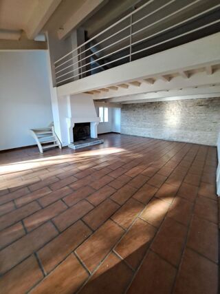  Maison à louer 4 pièces 180 m²