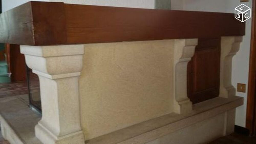 Pierres de Bourgogne + Poutre en ch&ecirc;ne + Porte / Chemin&eacute;e. Décoration