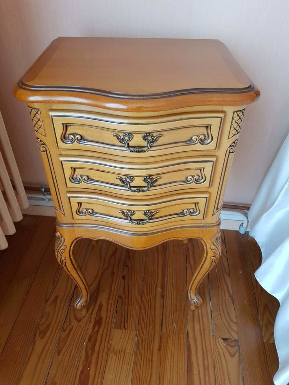 Chambre &agrave; coucher en merisier Meubles