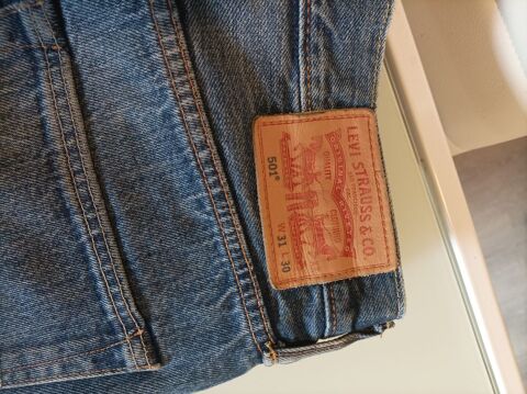 Levis Strauss 501 30 Montauroux (83)
