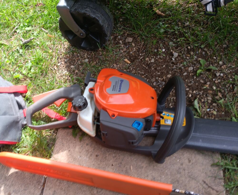 Taille-haie + tronconneuse Jardin