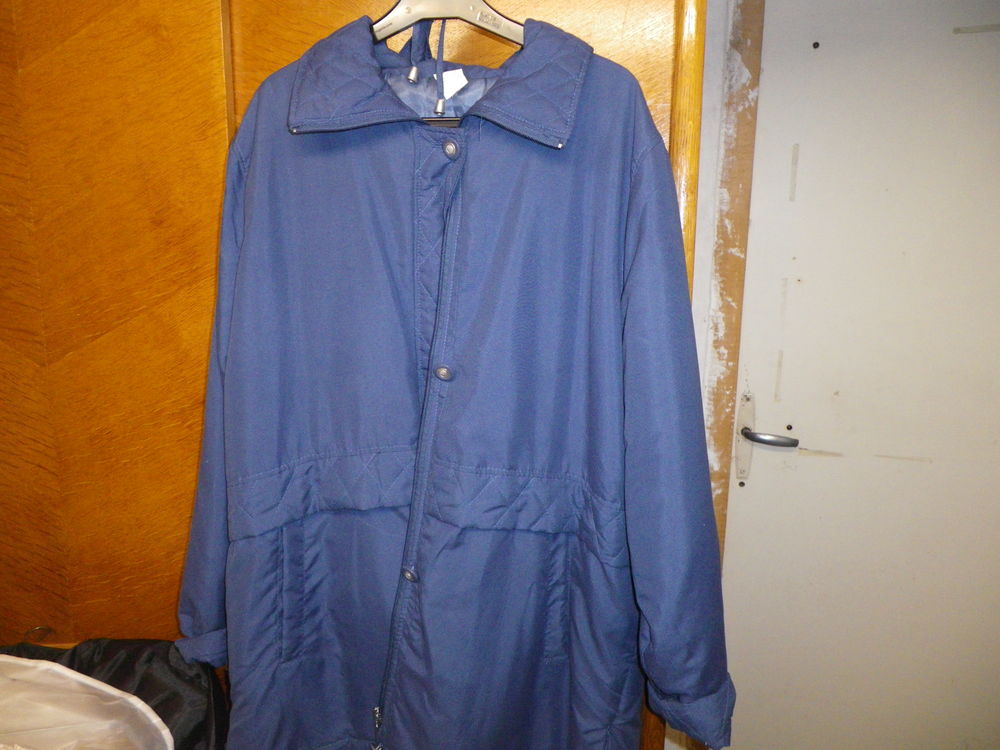 2 anoraks femme V�tements