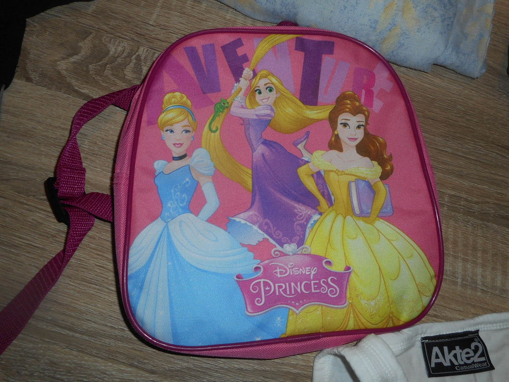 petit sac a dos fille disney princess.rose. Maroquinerie