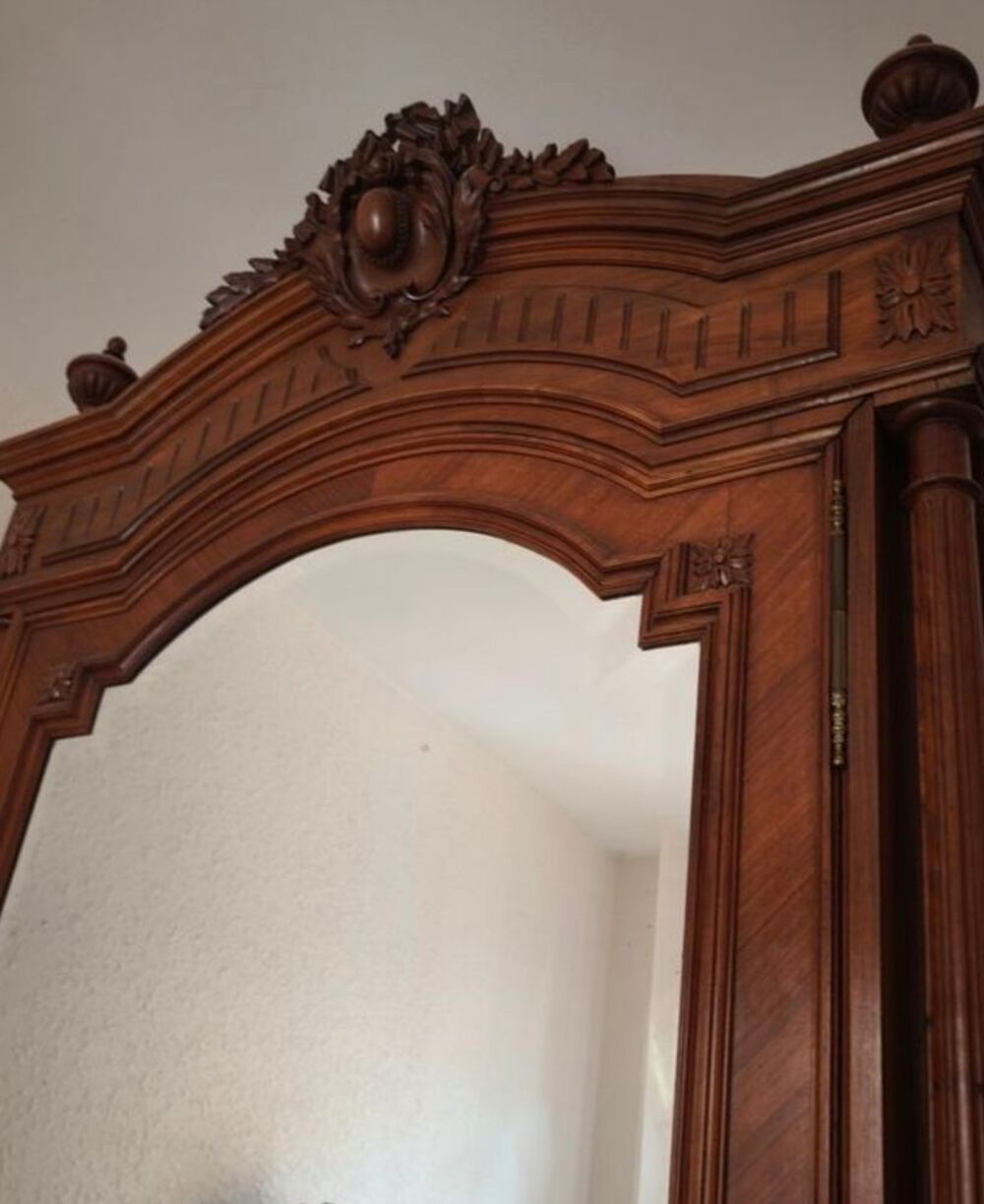 Belle armoire &agrave; glace Meubles