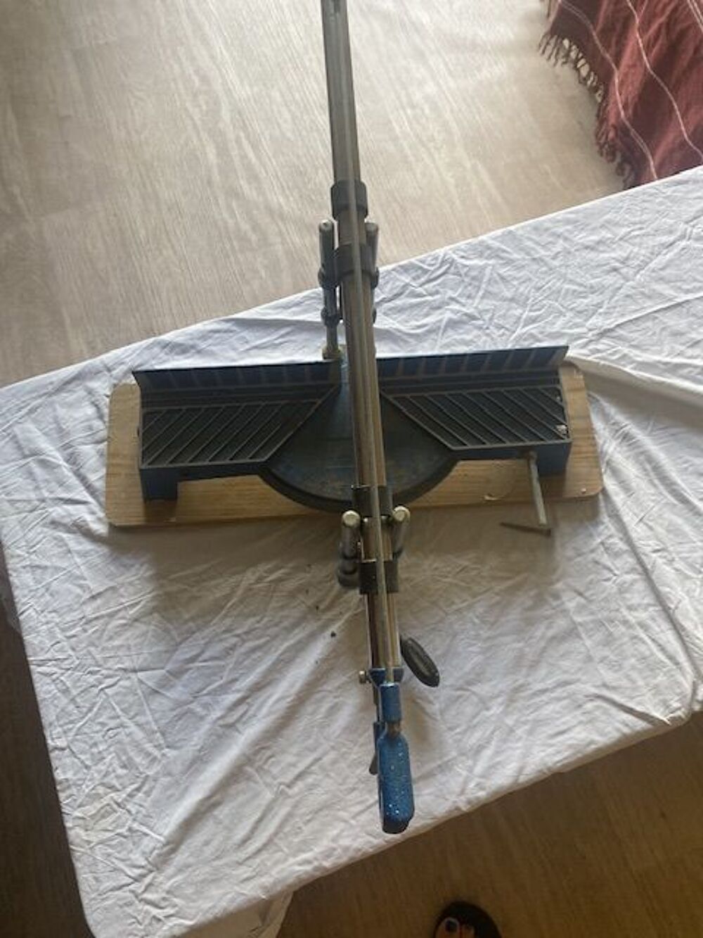 Scie &agrave; onglet de pr&eacute;cision Bricolage