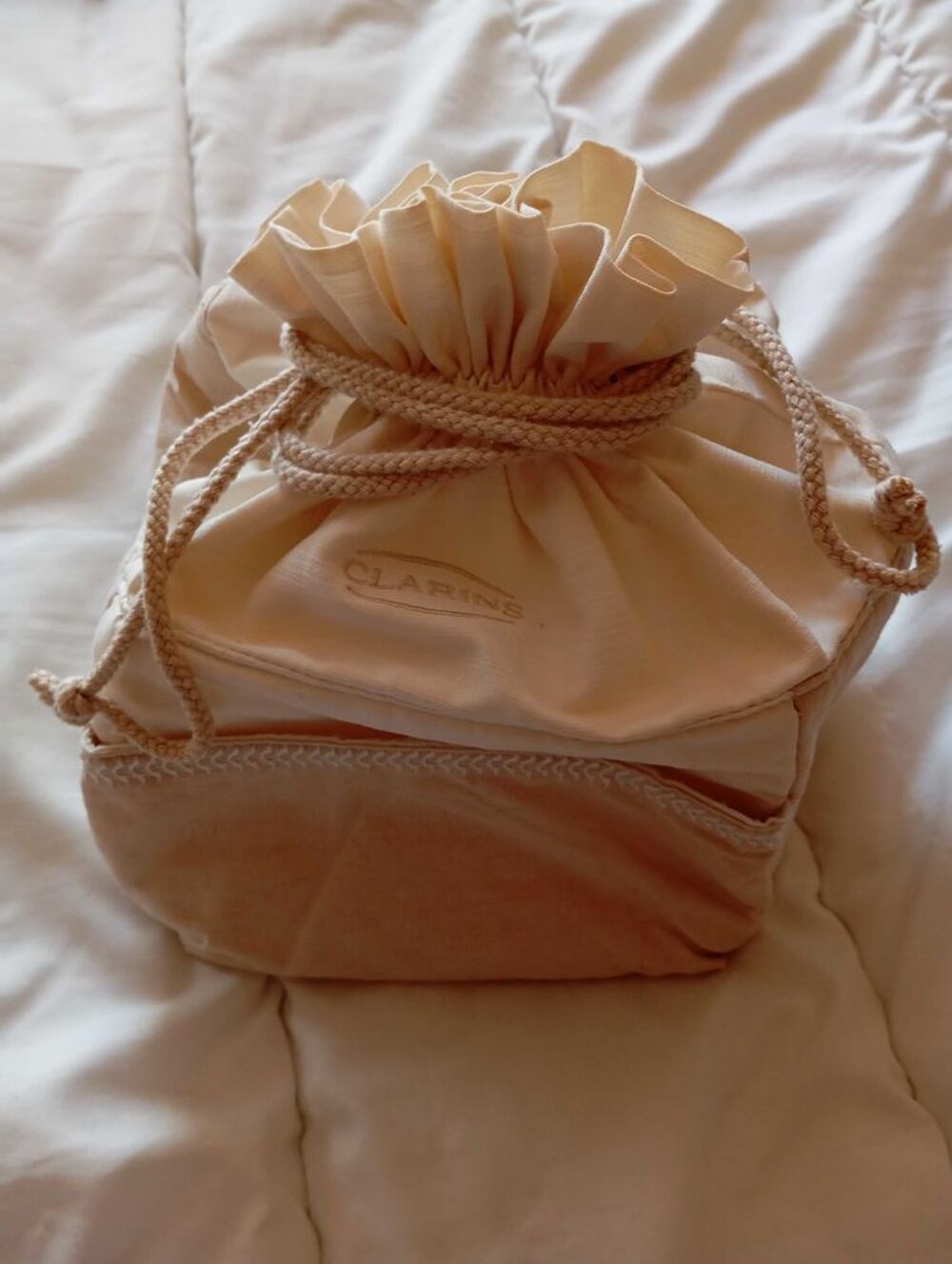 Trousse de toilette Clarins Ecru avec compartiments Puriculture