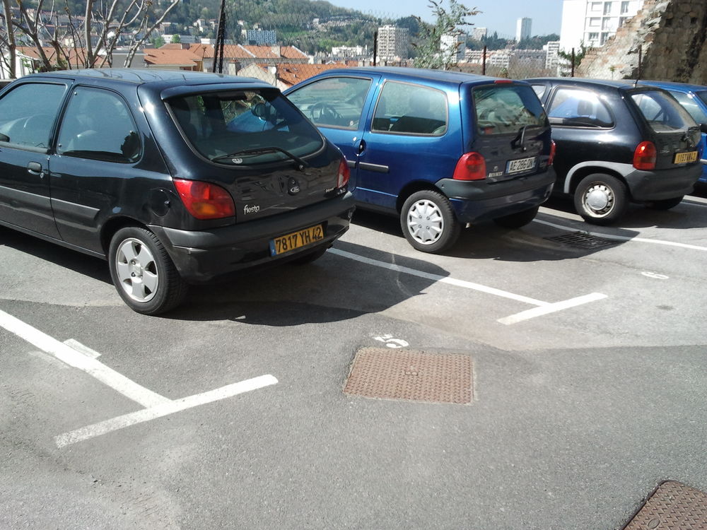 Location Parking/Garage parking Crêt de Roch hauteur de CARNOT Saint-Étienne