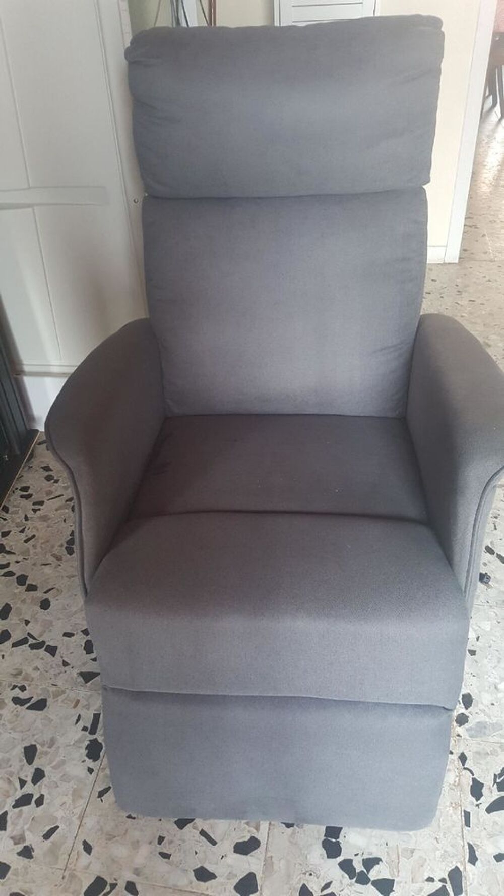 fauteuil electrique en tissu gris anthracite Meubles