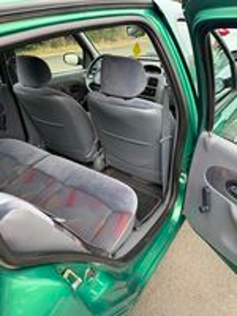 Clio II Clio 1.4 16v Confort Authentique 2001 occasion 85570 L'Hermenault